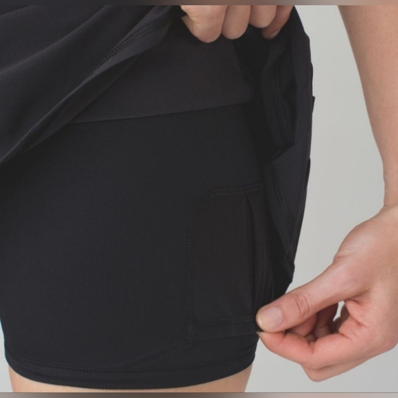 Lululemon Run: Pace Setter Pleated Skirt Skort Size 6 - Picture 5 of 9